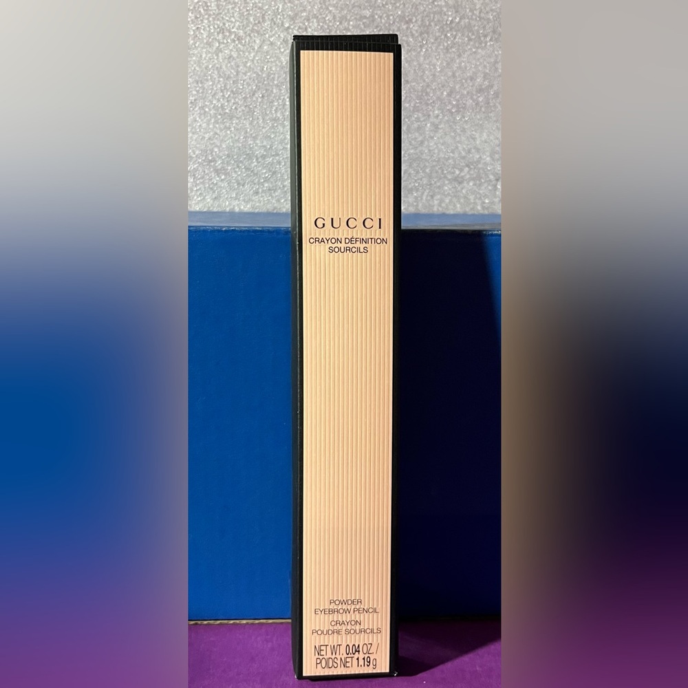 GUCCI Black Brow pencil with sharpener. CRAYON DÉFINITION SOURCILS NOIR 06 👀